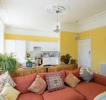 Апартаменты Stunning 2-bedroom Duplex In The Heart Of Clifton *