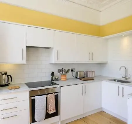 Apartamento Stunning 2-bedroom Duplex In The Heart Of Clifton